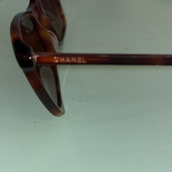 Title:
CHANEL Square Sunglasses Brown Frame Brown Lens with Case
CH5447 - Picture 9 of 12